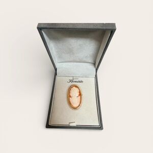 Vintage krementz Gold filled shell Cameo pendant/Brooch